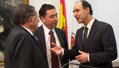 Diego anuncia la instalación en el Besaya de dos empresas del Grupo Fernández Jove