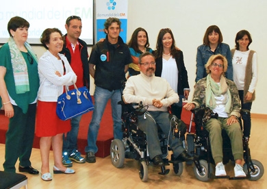 Cinco cántabros con esclerosis múltiple realizarán un vuelo en parapente