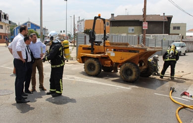 Rotura de una tubería de gas en la Avenida de Solvay de Barreda