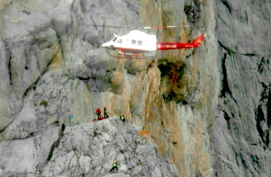 Complicado rescate de dos montañeros en la cara sur de la Torre de los Horcados Rojos