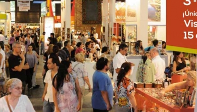 La Feria de la Artesanía comienza en la Plaza Porticada