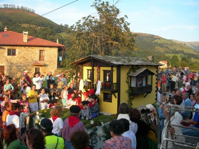  Lloreda de Cayón vive las fiestas de San Vicente Mártir