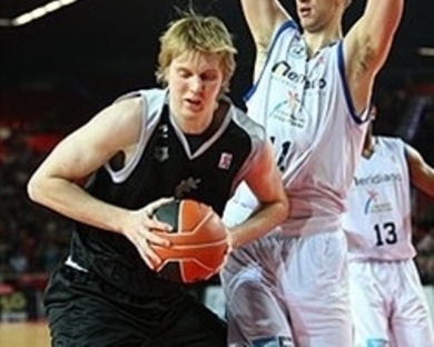 Tomas Hampl, un pivot ACB para el Igualatorio Cantabria Estela