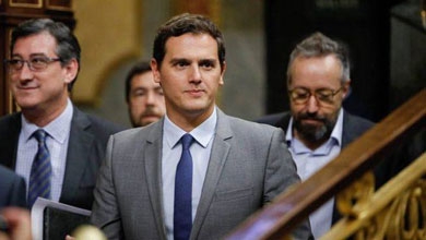 Rivera pide a PP y PSOE que busquen evitar las elecciones además de negociar sobre economía