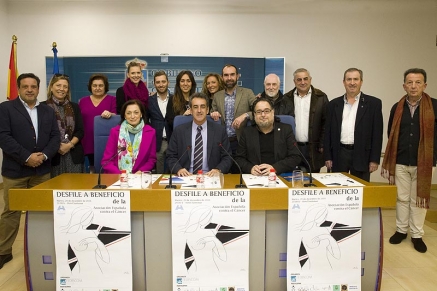 El desfile de moda a favor de la Asociación Española Contra el Cáncer y el apoyo del Gobierno