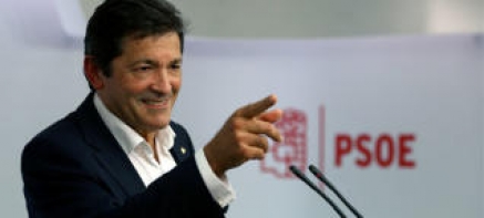 Javier Fernández llama a la unidad y pide al PSOE que abandone el "ombliguismo"