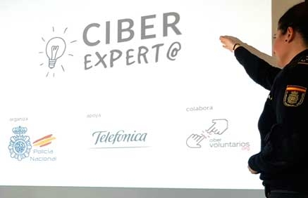 La Policía Nacional ha comenzado a desarrollar el programa Ciberexpert@, entre los escolares de Santander