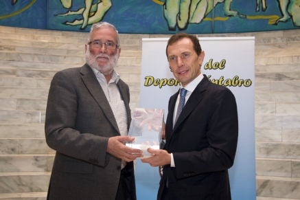 Entrega del prremio "Juan Manuel Gozalo" al madridista Emilio Butragueño