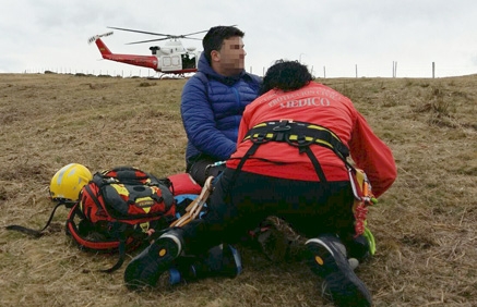Evacuado en helicóptero un senderista accidentado en el alto del Toral