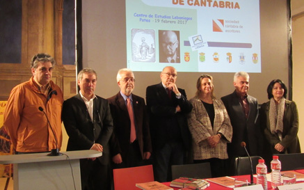 Mario Camus recibe en Potes la "Estela de Oro de las Letras de Cantabria"