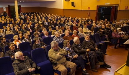 Cuatrocientas personas asistieron a la presentación del libro de José Ramón Saiz