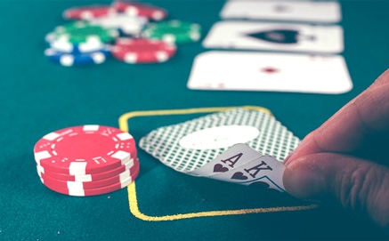Cómo ganar en las cartas y en la vida, según la superestrella autista del póker