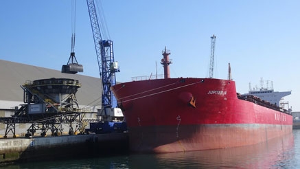 Uno de los mayores cargamentos de su historia llega al puerto de Santander