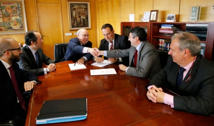 Firma un convenio de colaboración con el Banco Sabadell sobre recaudación