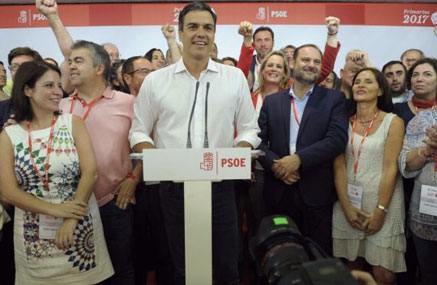 Sánchez promocionará a colaboradores próximos para dirigir el PSOE