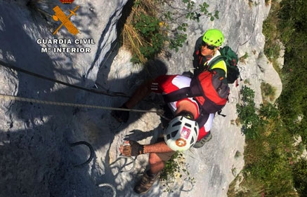 Rescatan a un montañero enriscado en la Vía Ferrata de Socueva en Arredondo