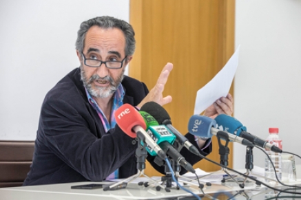 IU exige el cese de Salvador Blanco y espera una respuesta contunente por parte del PSOE