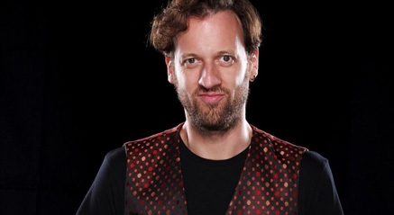 El actor y monologuista Edu Soto ofrece en Camargo su espectáculo ‘One Man Show’