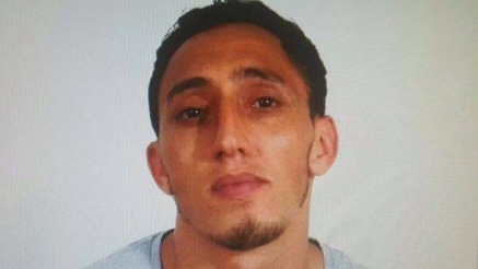 El hermano del terrorista detenido, residente en Ripoll, se persona en comisaría y asegura que éste le ha robado la documentación y suplantado