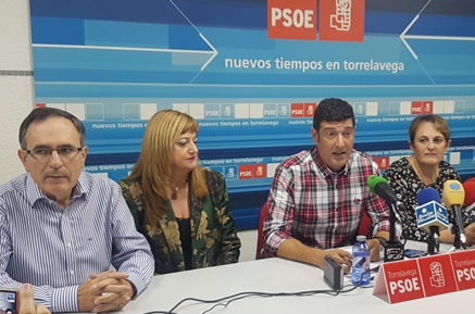 Bernardo Bustillo presenta su candidatura a la Secretaría General del PSOE de Torrelavega