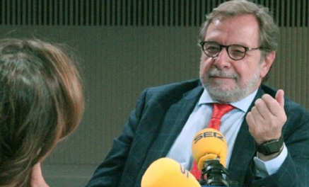 Javier Monzón será el relevo de Cebrián que pasa a la 'presidencia honorífica' de Prisa