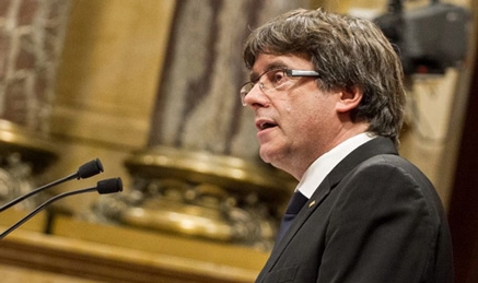 La Generalitat 'aparca' la independencia unilateral unos días para que el Gobierno de Rajoy actúe primero