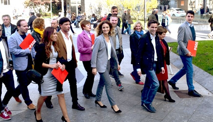 Casares presenta un equipo renovado y paritario para su reelección en el PSOE capitalino