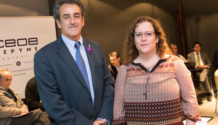 Martín confirma los planes del Gobierno para "crecer más y mejor" toda la industria cántabra