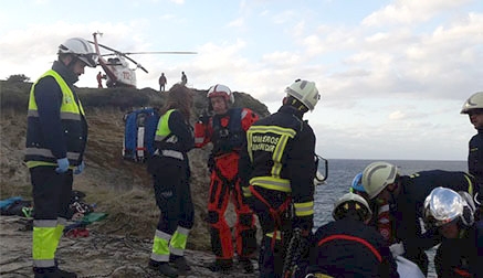 Rescatado el cuerpo de un hombre en los acantilados de Cabo Menor