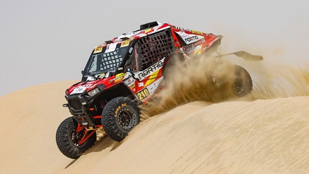 El piloto cántabro Peña mantiene la segunda plaza en el Qatar Cross Country Rally