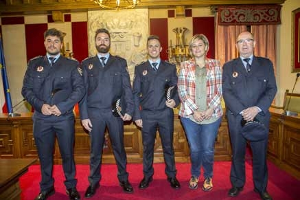 Los  nuevos agentes de la Policía Local de Camargo toman posesión de su cargo