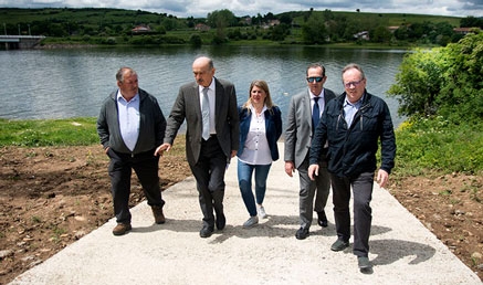 Obras Públicas construye una rampa en el Pantano del Ebro para facilitar el acceso de las embarcaciones