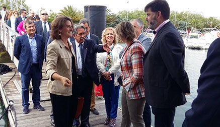 La ministra de Transición Ecológica visita en Camargo el primer barco de pasajeros de Europa de energía electrosolar