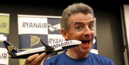 Ryanair amenaza a sus trabajadores con despidos masivos