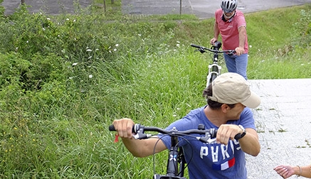 Santander pone en marcha una canaleta para bicicletas en Las Llamas