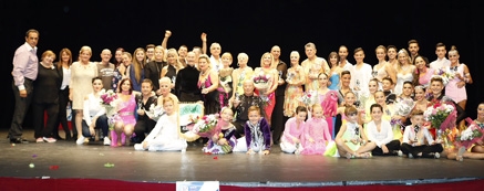 Con 50 parejas de toda España el TMCE acogió el I Campeonato de Baile Retro Ciudad de Torrelavega