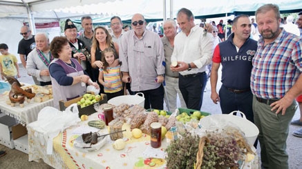 Éxito de la IV Feria Agroalimentaria &#39;Hechu en Liébana&#39;