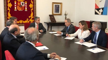 Zuloaga y el presidente de SEPI se reunen con  las empresas públicas que operan en Cantabria