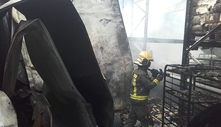 Un incendio quema una panificadora en Penagos