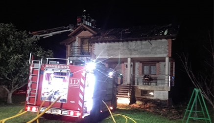 Extinguido un incendio en una vivienda de Santa María de Cayón