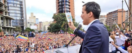 Venezuela se rompe con dos gobiernos: el líder opositor Juan Guaidó se autoproclama presidente y EE.UU lo reconoce