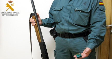 La Guardia Civil sorprende a un furtivo tras disparar a un corzo en Villabañez