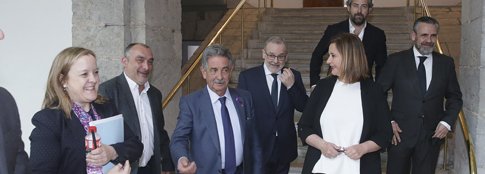 "La revolución de la mujer es imparable", señala el presidente Revilla