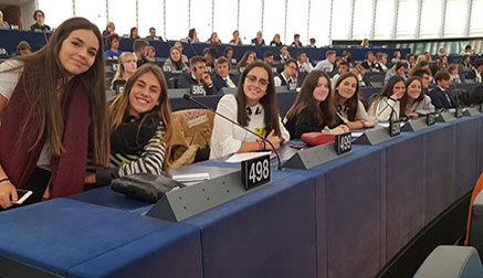 Un colegio de Torrelavega representa a España en una jornada especial del parlamento europeo