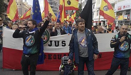 200 guardias civiles y policías nacionales cántabros exigen en Madrid la equiparación salarial