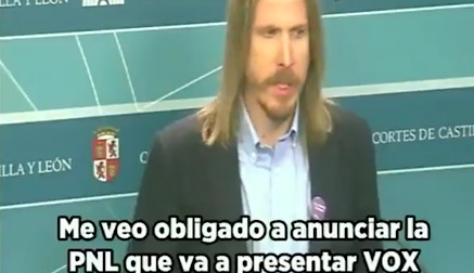 Un diputado de Podemos presenta una iniciativa de Vox y señala que &ldquo;es una p... basura&rdquo;