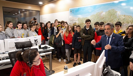Revilla presume de un "112 extraordinario" y Fernández presenta un nuevo dron subacuático
