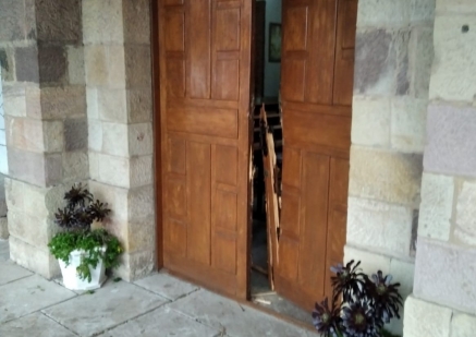 Intentos de robos en varias iglesias de Cartes y Los Corrales de Buelna