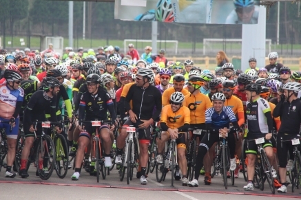 El abogado Sanz Cerra señala que sí se puede salir del municipio para practicar ciclismo