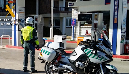 Detenido un hombre por atracar una gasolinera en Gornazo y huir en un coche robado